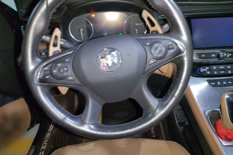 Used Buick LaCrosse 2016 28T Luxury Version Steering Wheel