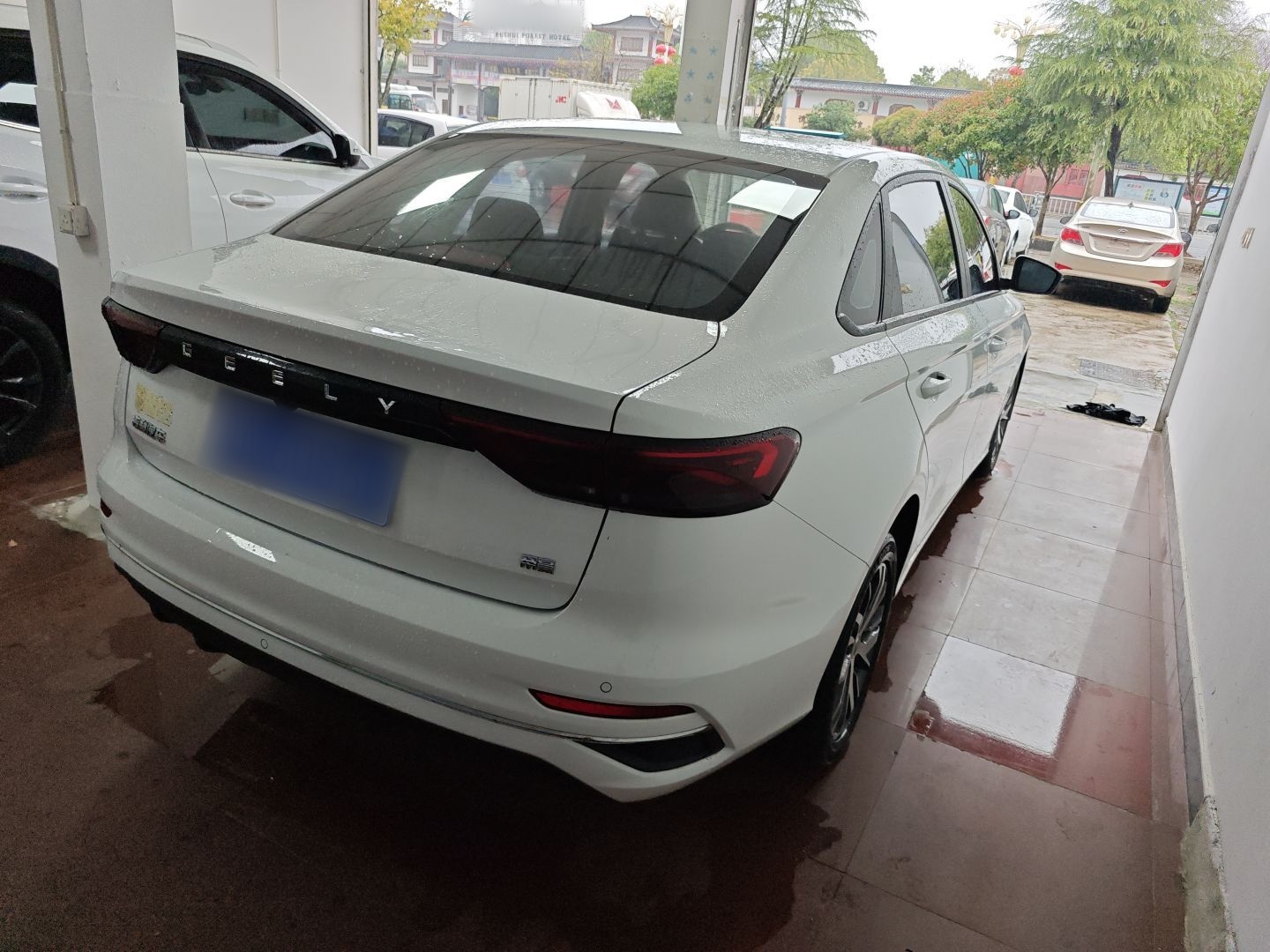 Geely Auto Emgrand 2023 4th Generation Champion Edition 1.5L CVT Luxury Model — снимка 4