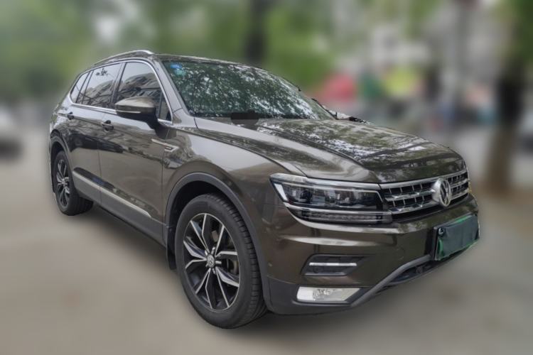 Used Volkswagen Tiguan L 2017 380TSI Automatic All-Wheel Drive Supreme Flagship Edition Front Right 45 Deg