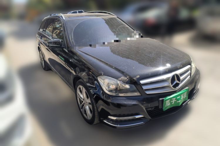 Used Mercedes-Benz C-Class 2011 C 200 Fashion Travel Edition Front Right 45 Deg