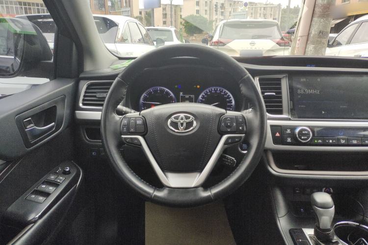 Used Toyota Highlander 2018 2.0T Four-Wheel Drive Prestige Version 7 Seats China V Emission Standard