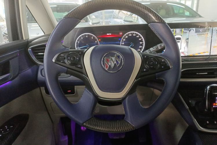 Used Buick GL8 2022 ES Landtrek 653T Comfort Edition