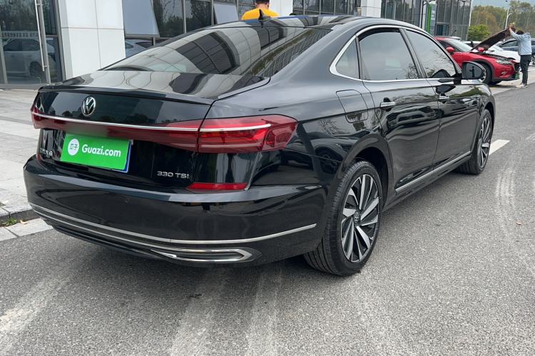 Used Volkswagen Passat 2023 Facelift 330TSI Luxury Edition