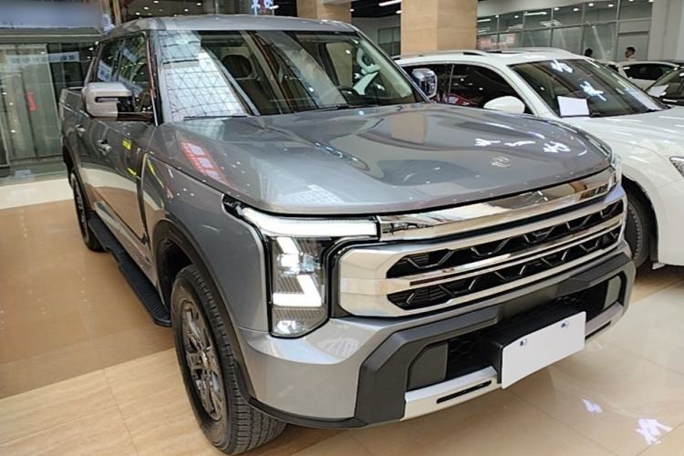 Used Dongfeng Zhengzhou Nissan Z9 2025 GT 2.3T Automatic Diesel 4x4 First Edition – Enjoyment Version
