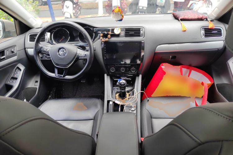 Used Volkswagen Sagitar 2017 1.6L Manual Comfort Model
