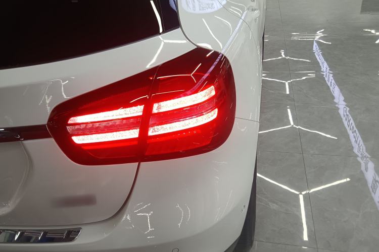 Used Mercedes-Benz GLA 2017 GLA 200 Fashion Model Right Rear Taillight