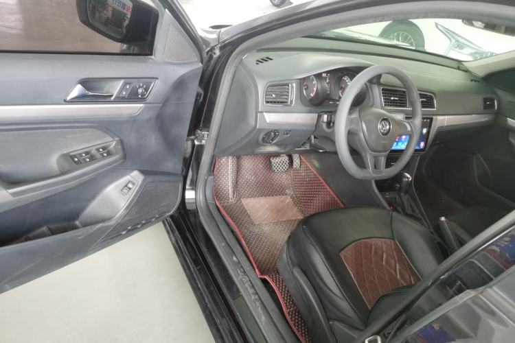 Used Volkswagen Lavida 2017 1.6L Automatic Fashion Edition Driver Seat