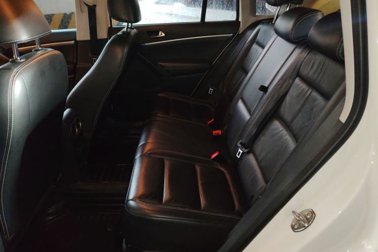 Used Volkswagen Tiguan 2017 300TSI Automatic Two-Wheel Drive Silk Road Comfort Edition Left Rear Seat