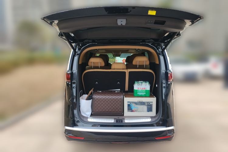 Used Denza D9 2025 DM-i Smart Drive 1020 Four-Wheel Drive Deluxe Model
