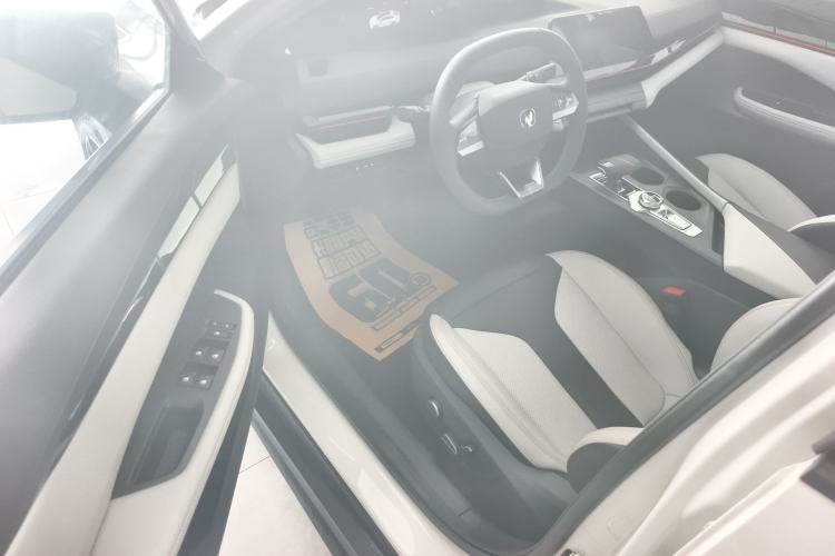 Used Changan UNI-V iDD 2024 Blue Whale Smart Electric iDD 136km Luxury Model