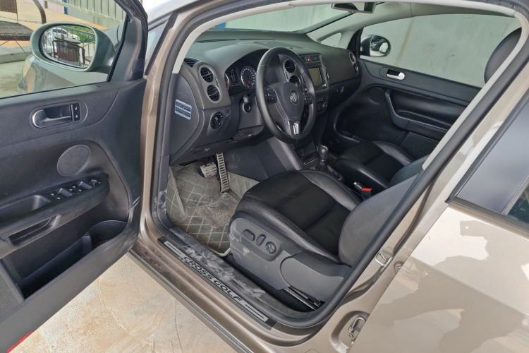 Used Volkswagen Golf 2011 1.4TSI Cross Golf Driver Seat