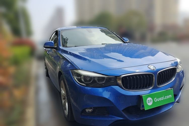 Used BMW 3 Series GT 2020 320i M Sport Package Front Right 45 Deg