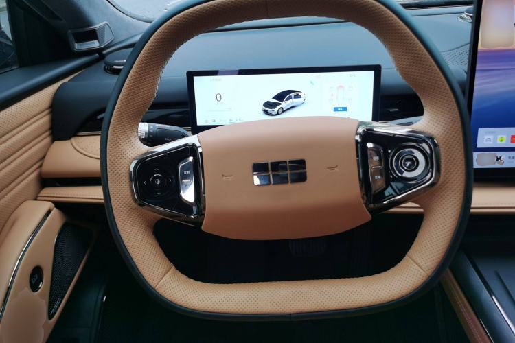 Used Geely Galaxy 8 2025 130km EM-P Exploration Edition
