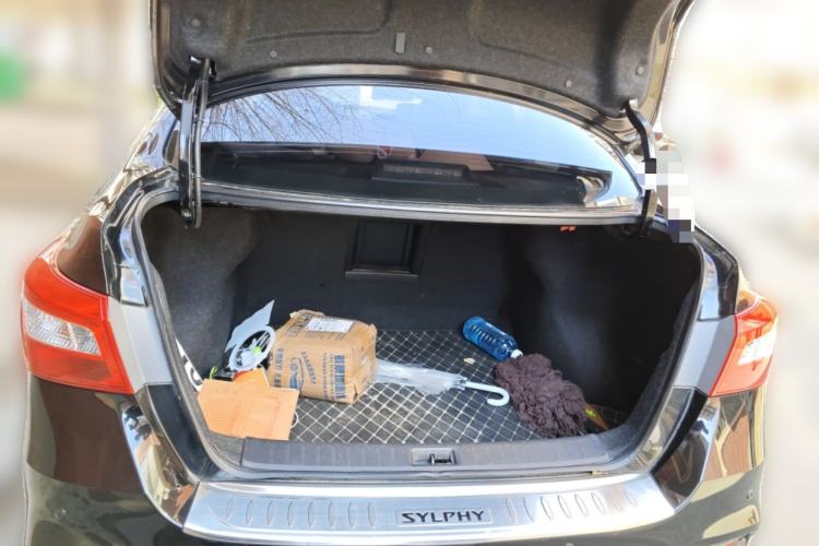 Used Nissan Sylphy 2016 1.6 XL CVT Deluxe Edition Trunk