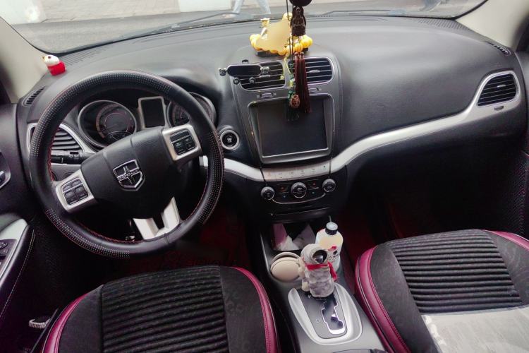 Used Dodge Journey 2013 2.4L Two-Wheel Drive Luxury Version