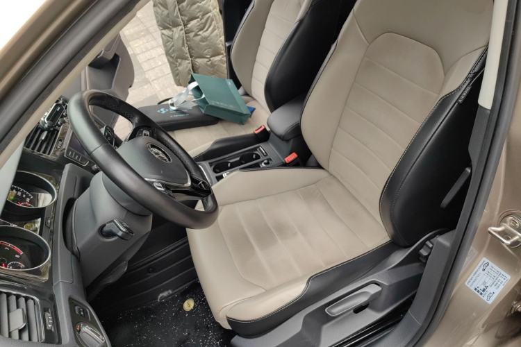 Used Volkswagen Golf 2017 230TSI Automatic Luxury Million-Vehicle Commemorative Edition