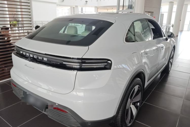 Used Porsche Macan 2024 Macan 4 Rear Right 45 Deg