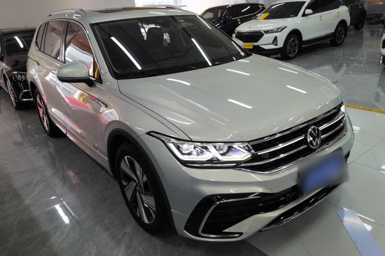 Used Volkswagen Tiguan L 2023 Restyled 330TSI Automatic Two-Wheel Drive R-Line Flagship Edition Front Right 45 Deg