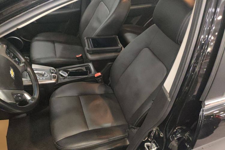 Used Chevrolet Captiva 2015 2.4L 4x4 Flagship Edition 7-Seater