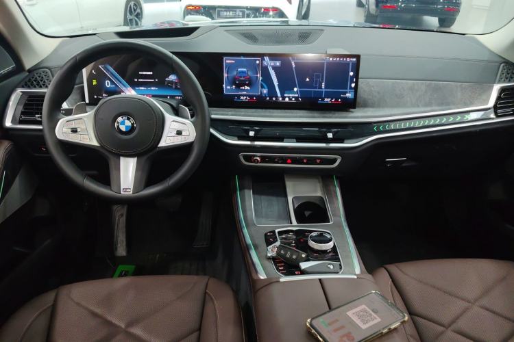 Used BMW X5 2023 xDrive 30Li Luxury M Sport Night Edition Package Center Console