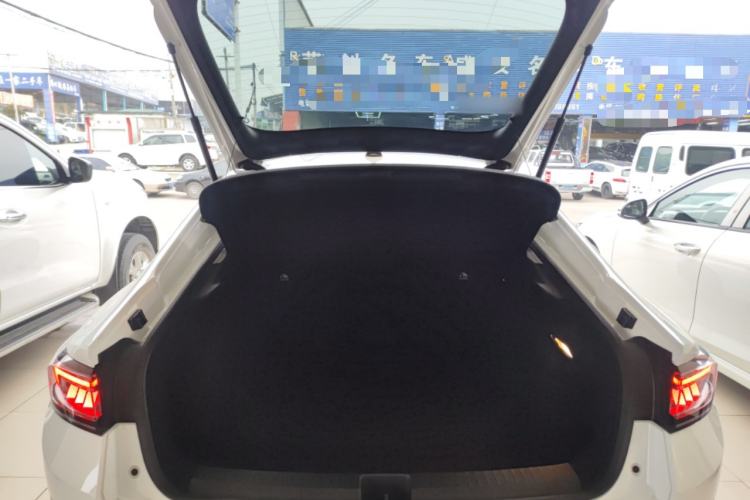 Used Volkswagen Lamando 2024 Lingdu L 200TSI DSG Trendy & Spicy Edition Trunk