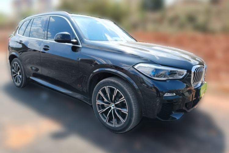 Used BMW X5 2019 xDrive40i M Sport Package Front Right 45 Deg