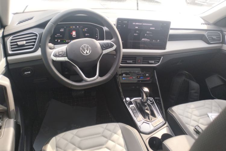 Used Volkswagen Tayron 2023 280TSI Two-Wheel-Drive Luxury Plus Advanced Version Center Console