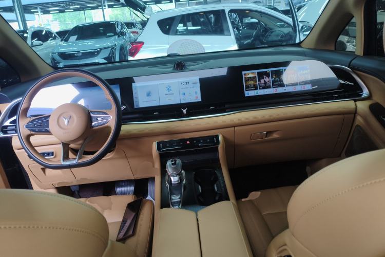 Used VOYAH Dream 2024 PHEV Extended-Range Premium Edition Center Console