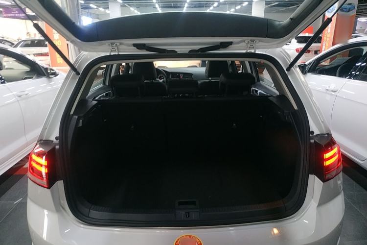 Used Volkswagen Golf 2018 230TSI Automatic Comfort Model
