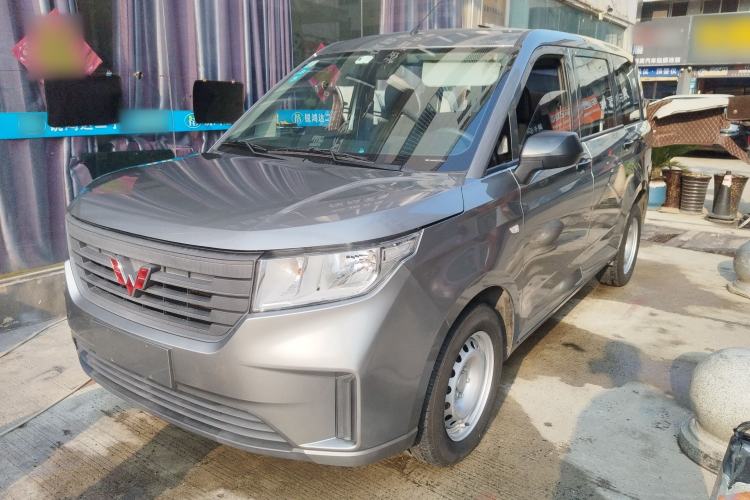 Used Wuling Hongguang PLUS 2019 1.5T Manual Standard Edition 5 Seats