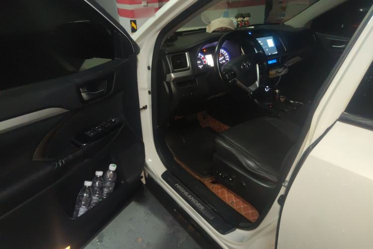 Used Toyota Highlander 2015 2.0T Four-Wheel Drive Luxury Edition 7-Seater Driver Seat