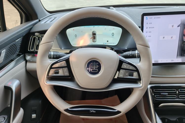 Used BYD Tang New Energy 2024 DM-i Glory Edition 112KM Flagship Model
