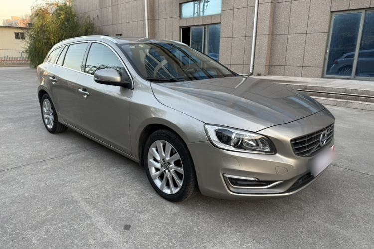 Used Volvo V60 2014 T5 Zhiyi Edition
