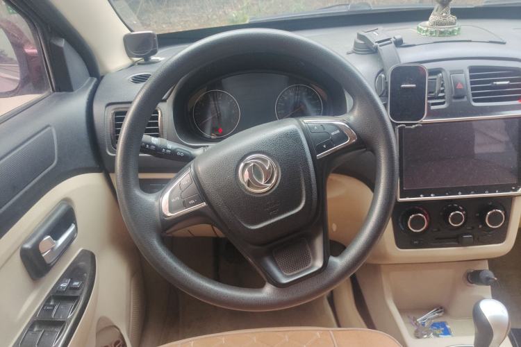 Used Dongfeng Fengon 370 2016 1.5L Manual Elite Home Edition 7-Seater