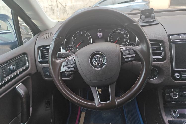 Used Volkswagen Touareg 2018 3.0 TSI Glory Collection Edition Steering Wheel