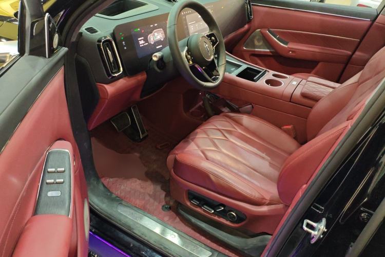 Used Hima AITO M8 2025 Extended-Range Max+ Version 53.4 kWh 6-Seater Edition
