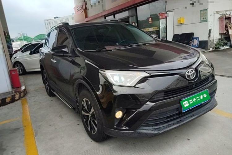Used Toyota RAV4 2019 2.0L CVT Two-Wheel Drive Luxury Version China VI Standard
