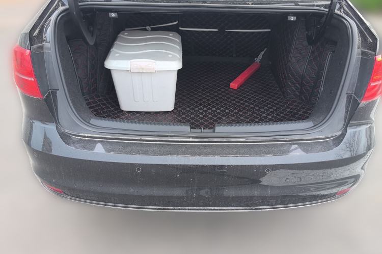 Used Volkswagen Sagitar 2017 1.6L Manual Comfort Model Trunk