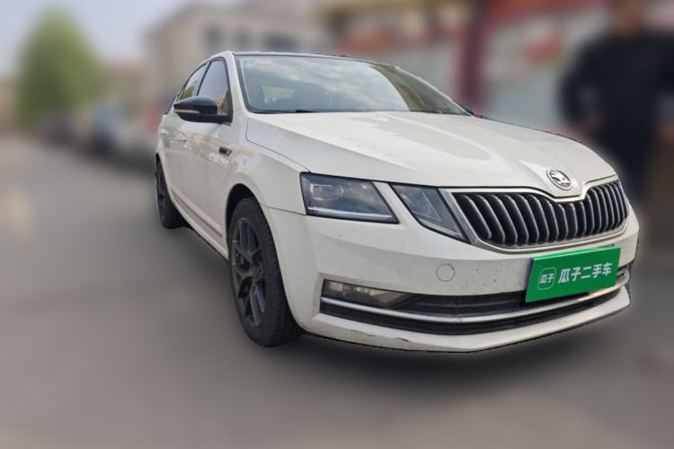 Used Skoda Octavia 2019 TSI280 DSG SmartDrive Luxury Edition China VI Front Right 45 Deg