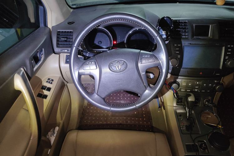 Used Toyota Highlander 2011 2.7L Two-Wheel Drive 7-Seater Luxury Edition