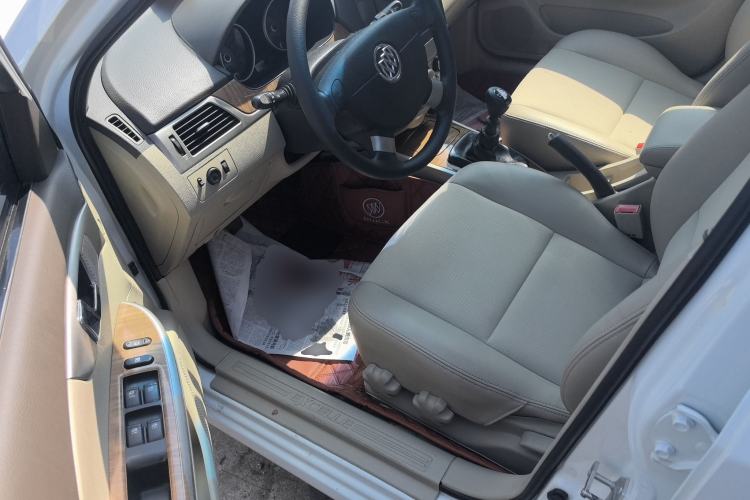 Used Buick Excelle 2015 1.5L Manual Classic Trim
