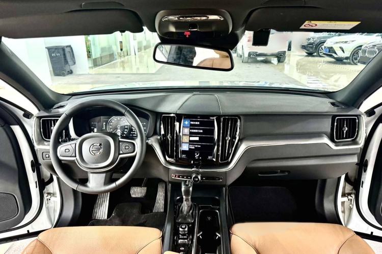 Used Volvo XC60 2019 T5 4x4 Smart Edition China V Standard