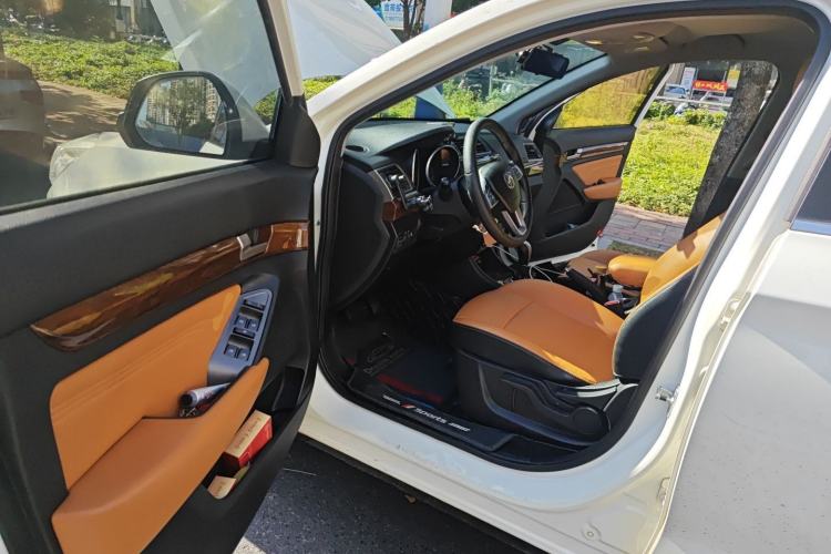 Used BAIC Weiwang S50 2016 1.5T CVT Joyful Elite Edition