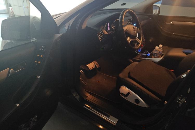 Used Mercedes-Benz R-Class 2014 R 320 4MATIC Business Model