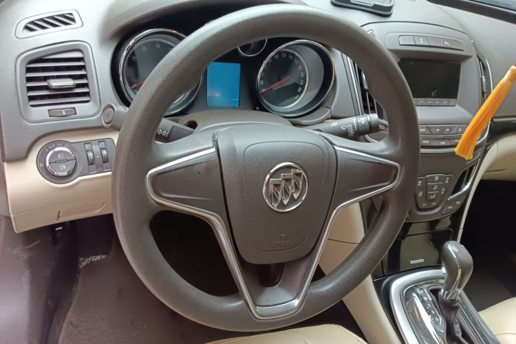 Used Buick Regal 2015 2.0L Leading Fashion Edition