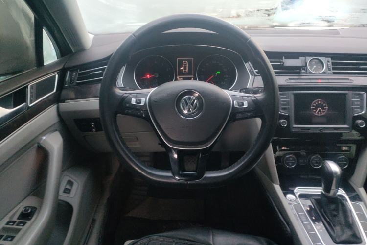 Used Volkswagen Magotan 2017 330TSI DSG Luxury Model