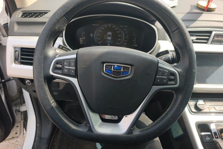 Used Geely Auto Emgrand X7 Sport 2018 1.8TD Automatic Two-Wheel Drive Smart Connect 4G Internet Edition Steering Wheel