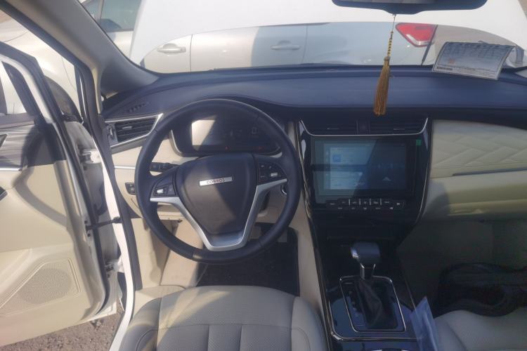 Used CHANGAN OSHAN Cosmos 2019 1.5T Automatic Flagship Version China VI Standard