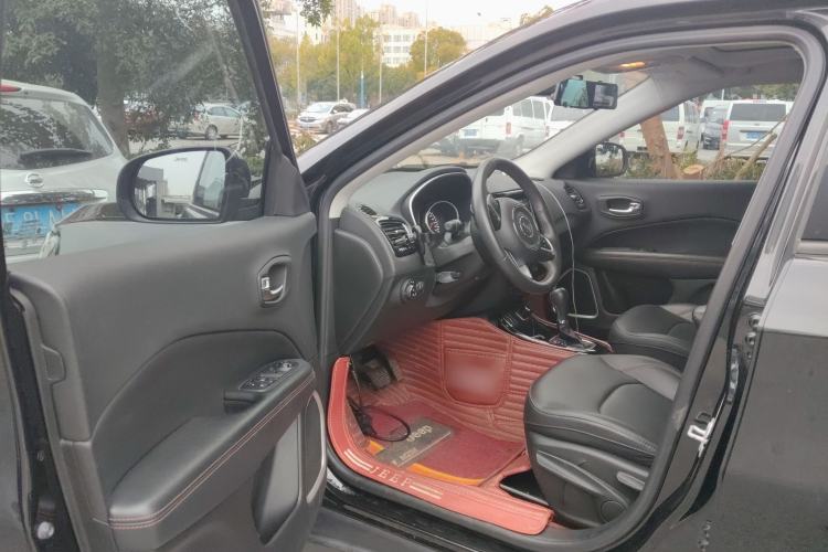 Used Jeep Compass 2019 220T Automatic Family Edition
