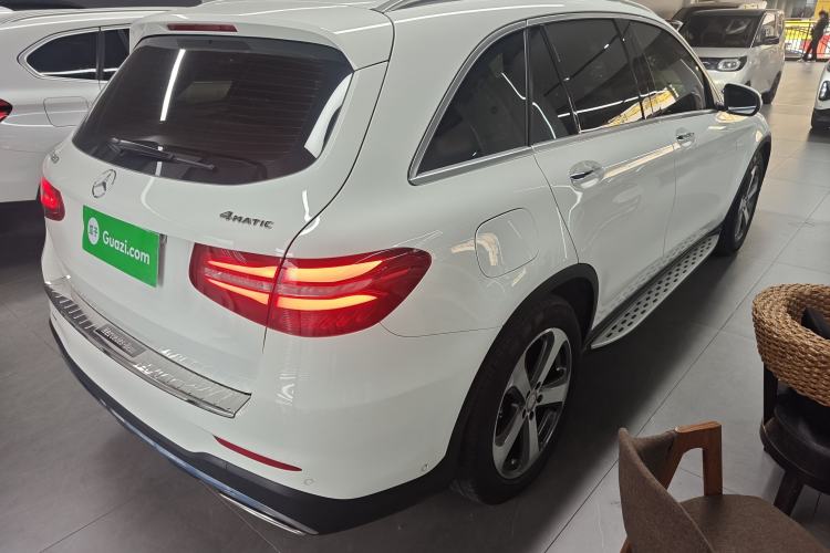 Used Mercedes-Benz GLC 2017 GLC 260 4MATIC Luxury Model Rear Right 45 Deg